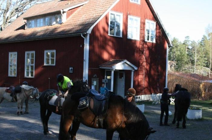 Tivedens Hostel-Vandrarhem Karlsborg Exterior photo